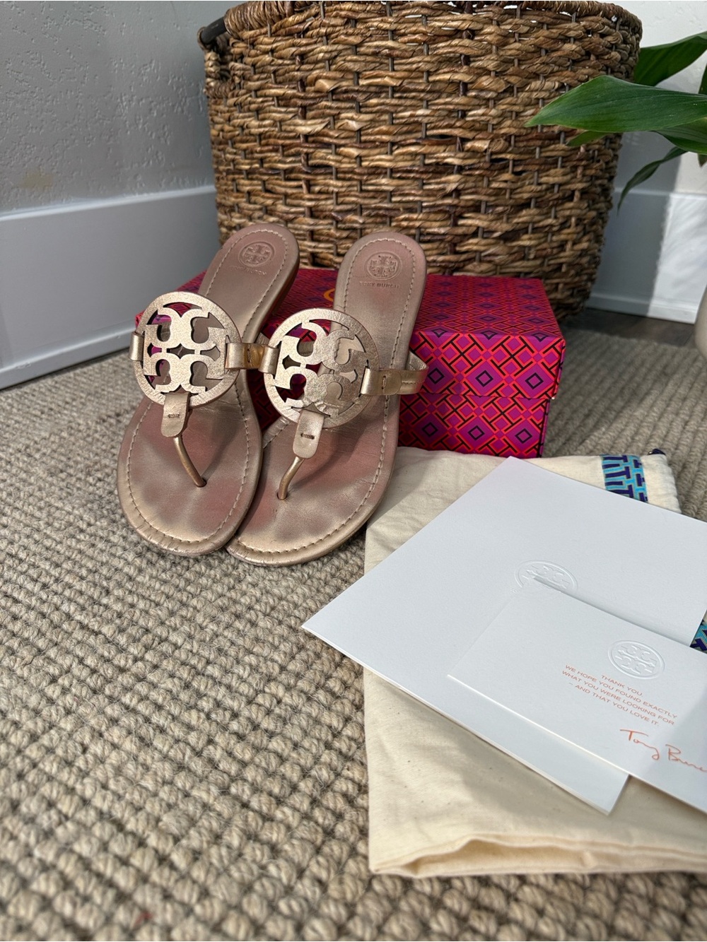 Tory Burch Miller Metallic Logo Thong Sandals - Rose Gold